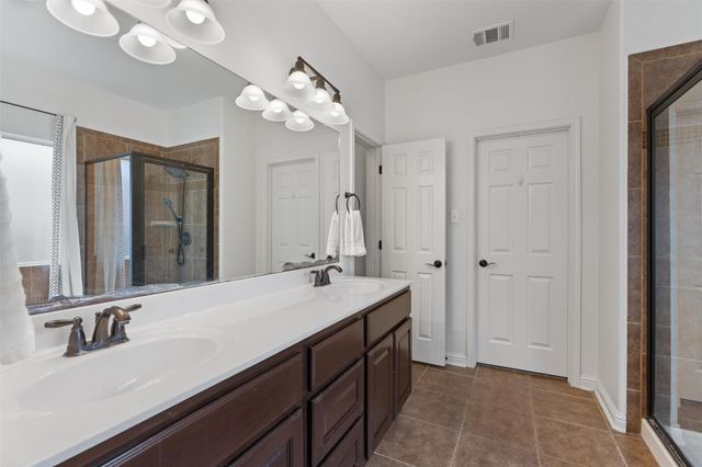 144 Copper Lake LN, Georgetown, TX 78628