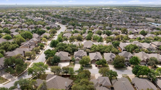 144 Copper Lake LN, Georgetown, TX 78628