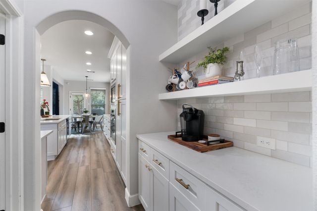 144 Copper Lake LN, Georgetown, TX 78628