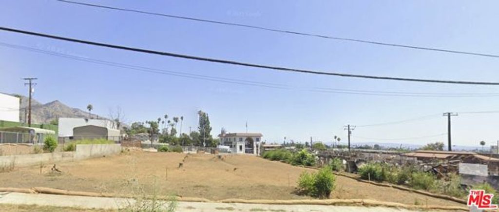 2548 El Molino Avenue, Altadena, CA 91001