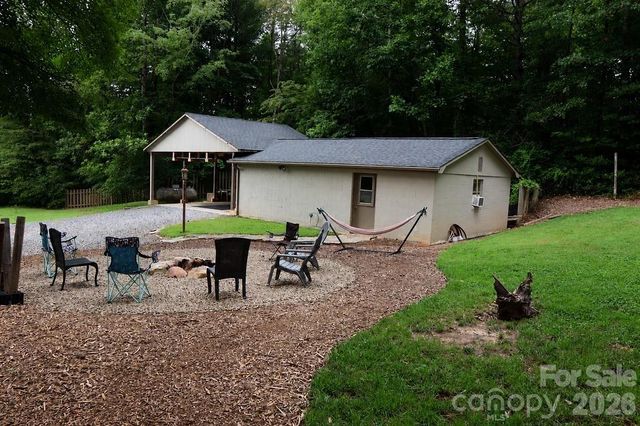2095 Goodman Lake Road, Morganton, NC 28655