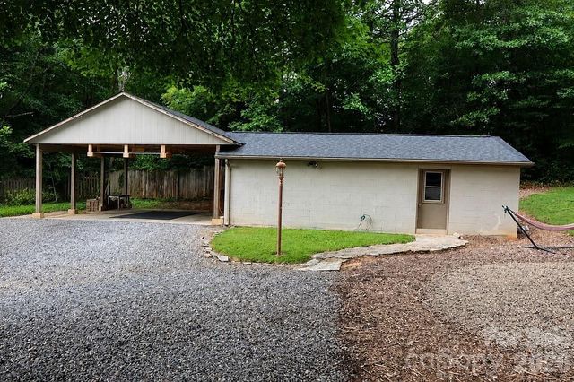 2095 Goodman Lake Road, Morganton, NC 28655