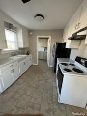 2224 Guthrie Avenue, Royal Oak, MI 48067