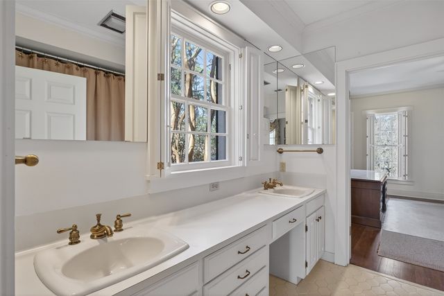 6607 Gilbert Drive, Shreveport, LA 71106