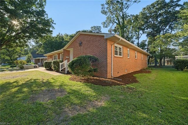 1057 Clipper DR, Hampton, VA 23669