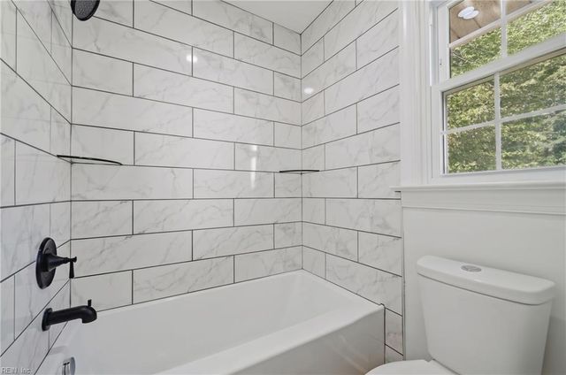 1057 Clipper DR, Hampton, VA 23669