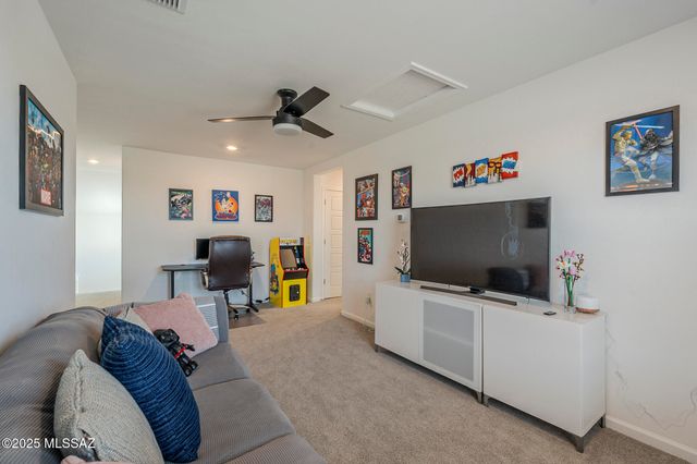 13073 E Cembeline Lane, Tucson, AZ 85747