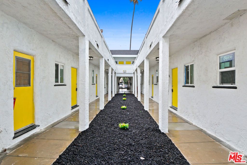 Image 16 of property listing at 4203 W Council Street, Los Angeles, CA 90004