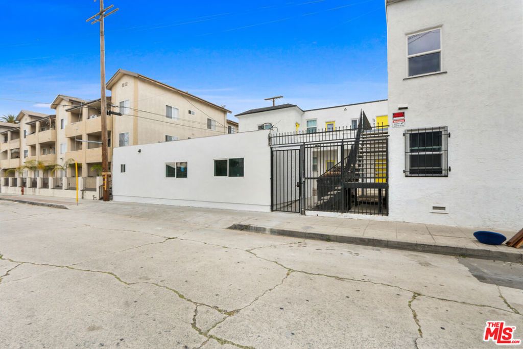 Image 19 of property listing at 4203 W Council Street, Los Angeles, CA 90004
