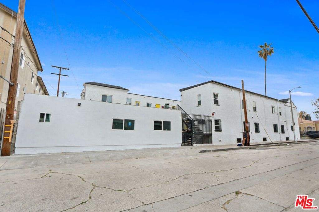 Image 6 of property listing at 4203 W Council Street, Los Angeles, CA 90004