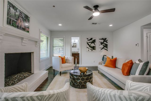 6207 Royal Lane, Dallas, TX 75230