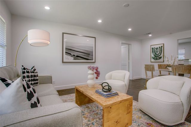 6207 Royal Lane, Dallas, TX 75230