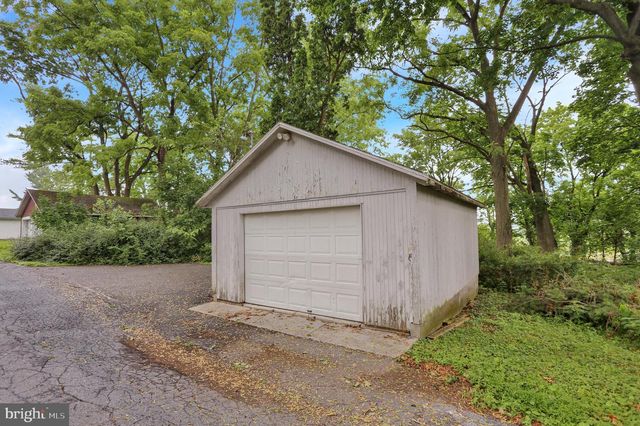 15179 KUTZTOWN RD, Kutztown, PA 19530