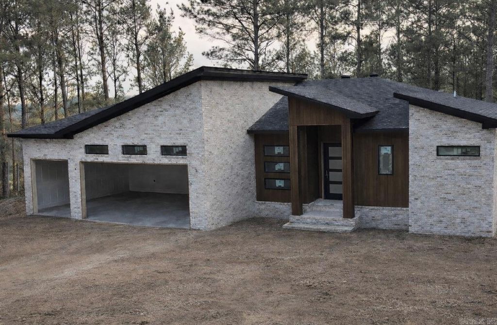 52 Altiplano Cir, Hot Springs Village, AR 71909