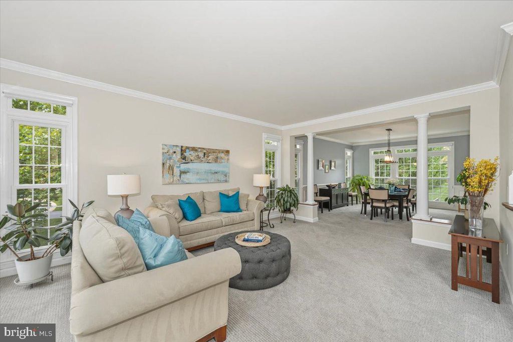 Image 10 of property listing at 15125 ROLLINMEAD DR, Gaithersburg, MD 20878