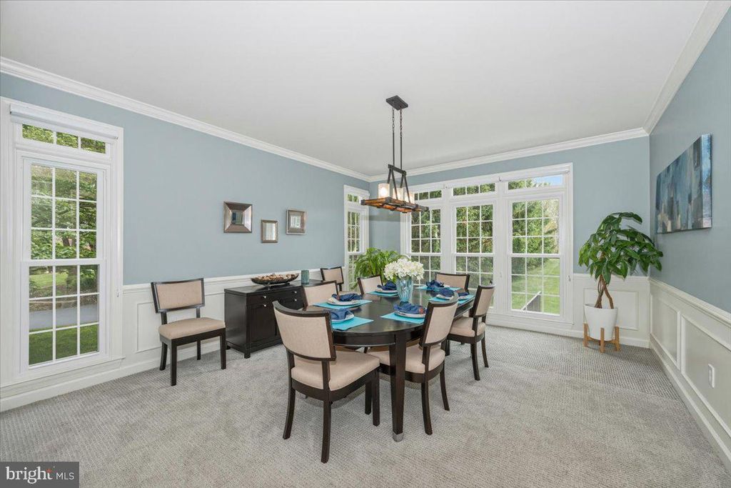 Image 11 of property listing at 15125 ROLLINMEAD DR, Gaithersburg, MD 20878