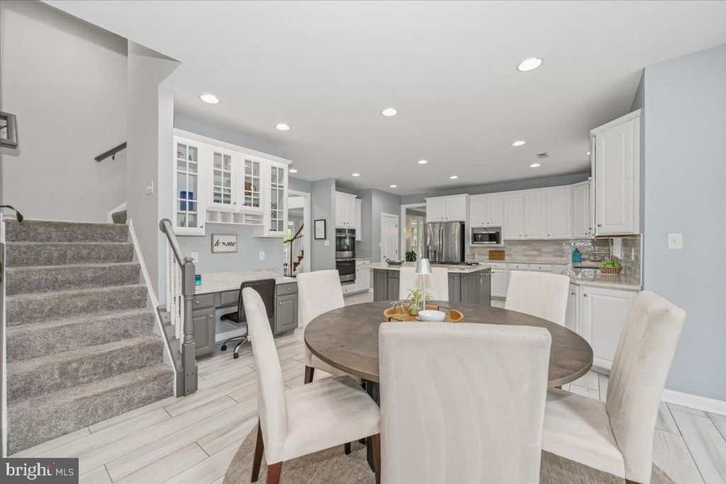 Image 20 of property listing at 15125 ROLLINMEAD DR, Gaithersburg, MD 20878