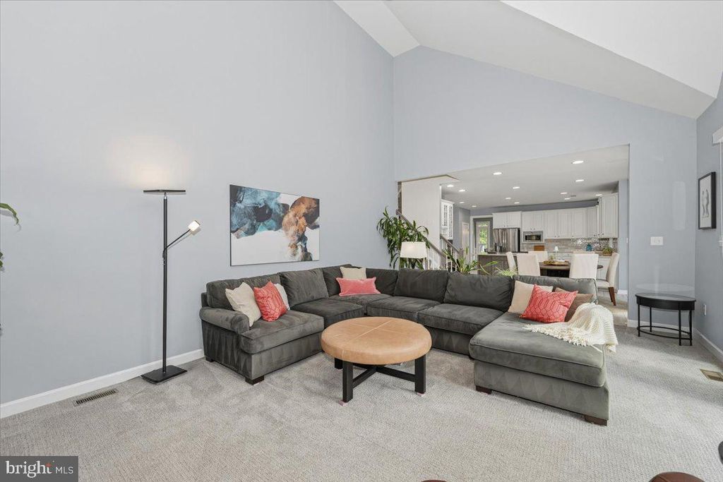 Image 23 of property listing at 15125 ROLLINMEAD DR, Gaithersburg, MD 20878