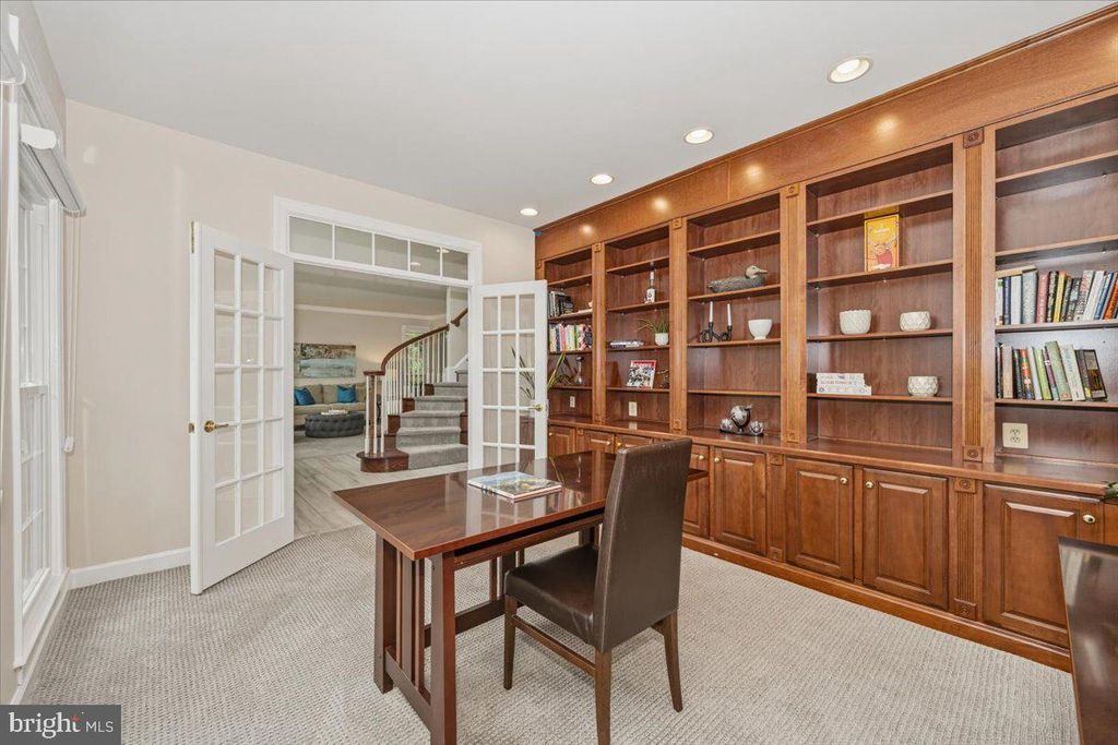 Image 29 of property listing at 15125 ROLLINMEAD DR, Gaithersburg, MD 20878