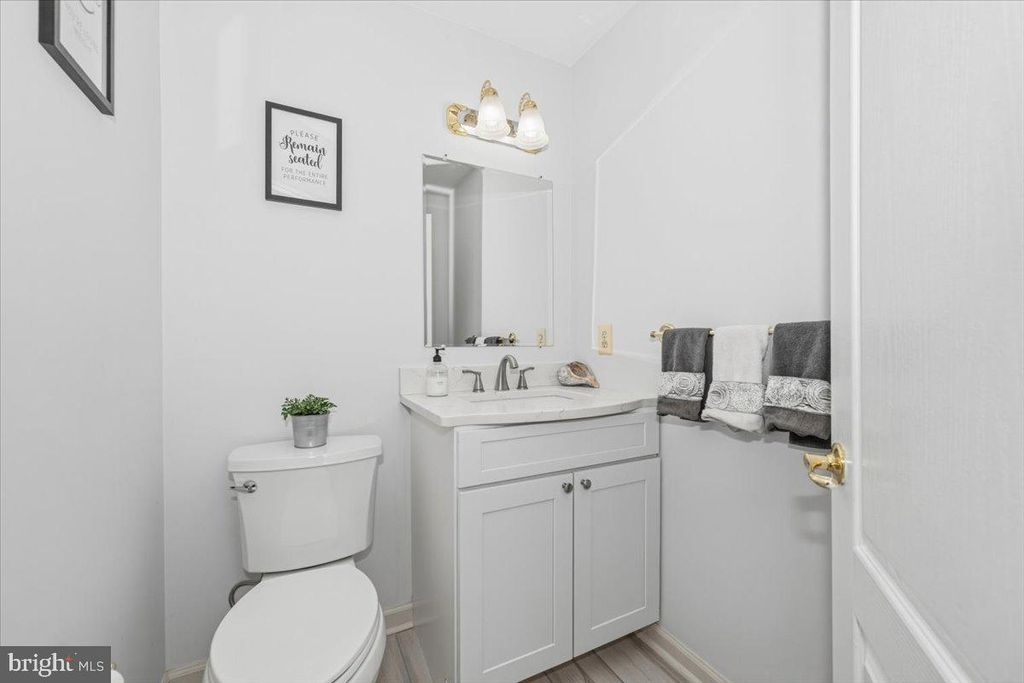 Image 30 of property listing at 15125 ROLLINMEAD DR, Gaithersburg, MD 20878