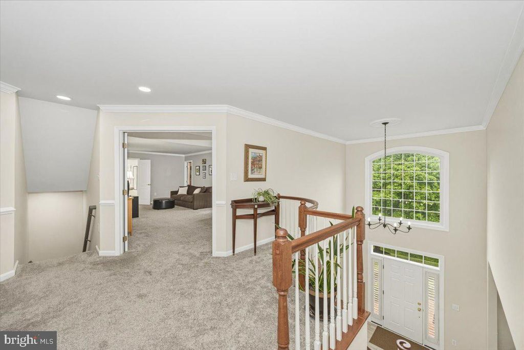 Image 33 of property listing at 15125 ROLLINMEAD DR, Gaithersburg, MD 20878