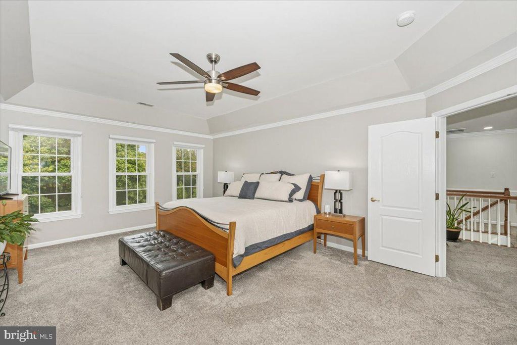 Image 35 of property listing at 15125 ROLLINMEAD DR, Gaithersburg, MD 20878