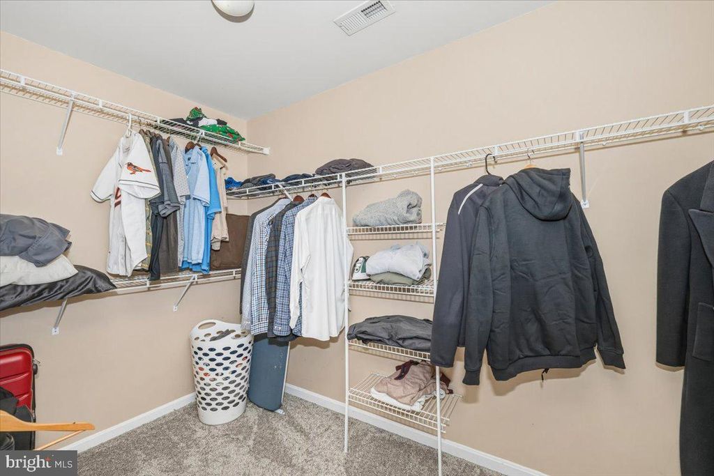 Image 43 of property listing at 15125 ROLLINMEAD DR, Gaithersburg, MD 20878
