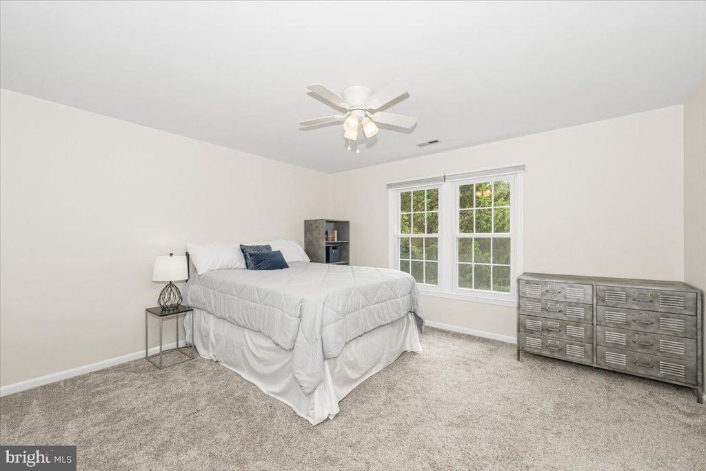 Image 48 of property listing at 15125 ROLLINMEAD DR, Gaithersburg, MD 20878