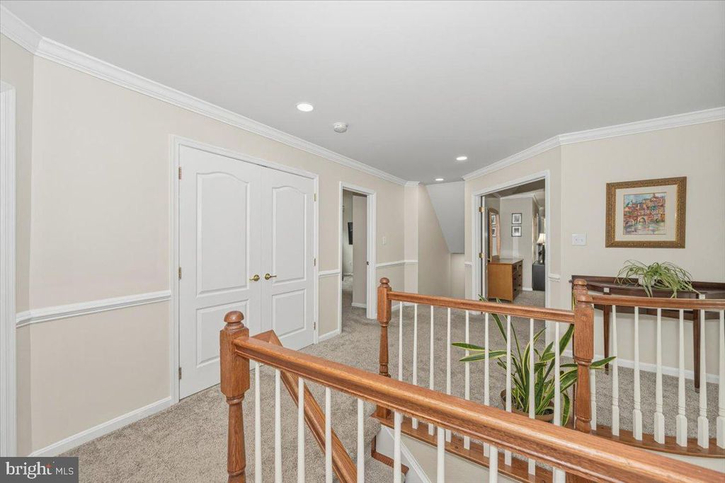 Image 54 of property listing at 15125 ROLLINMEAD DR, Gaithersburg, MD 20878