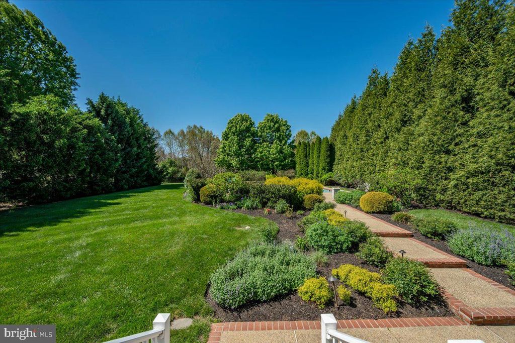 Image 74 of property listing at 15125 ROLLINMEAD DR, Gaithersburg, MD 20878