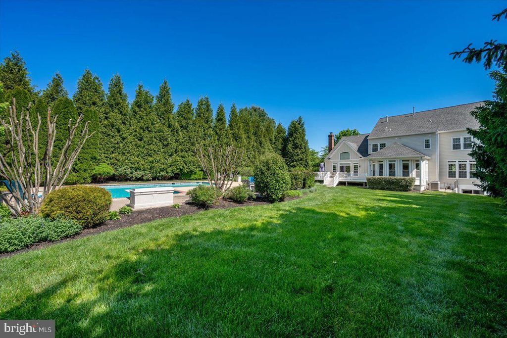 Image 75 of property listing at 15125 ROLLINMEAD DR, Gaithersburg, MD 20878