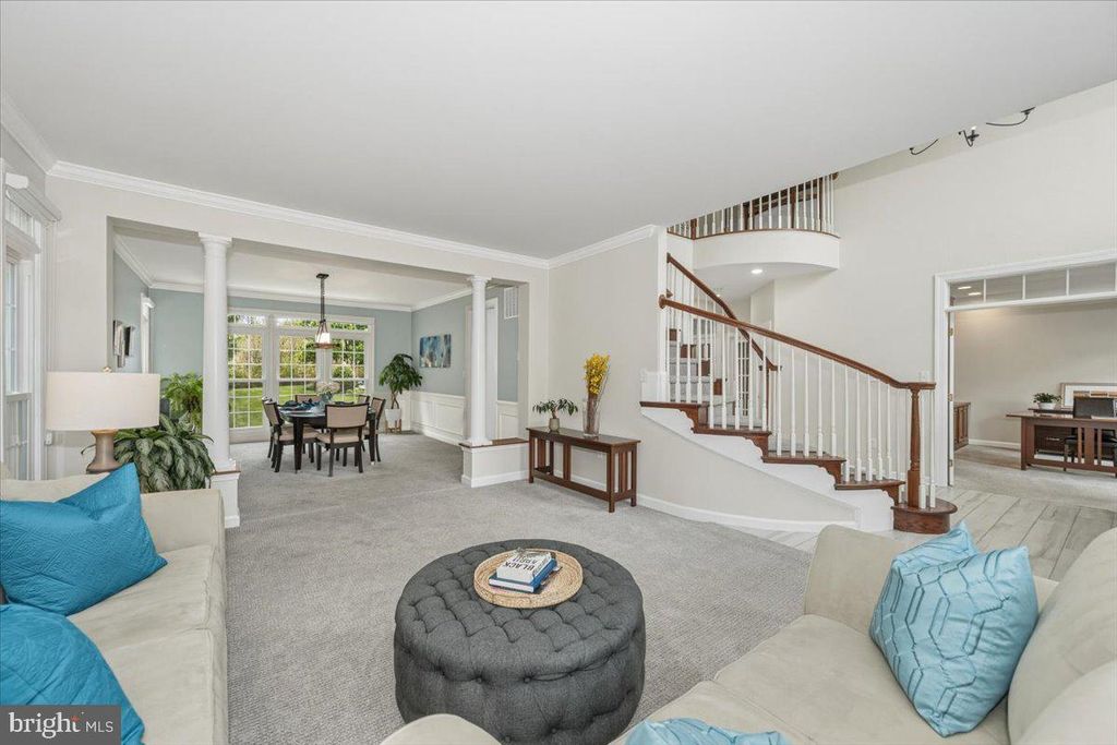 Image 8 of property listing at 15125 ROLLINMEAD DR, Gaithersburg, MD 20878
