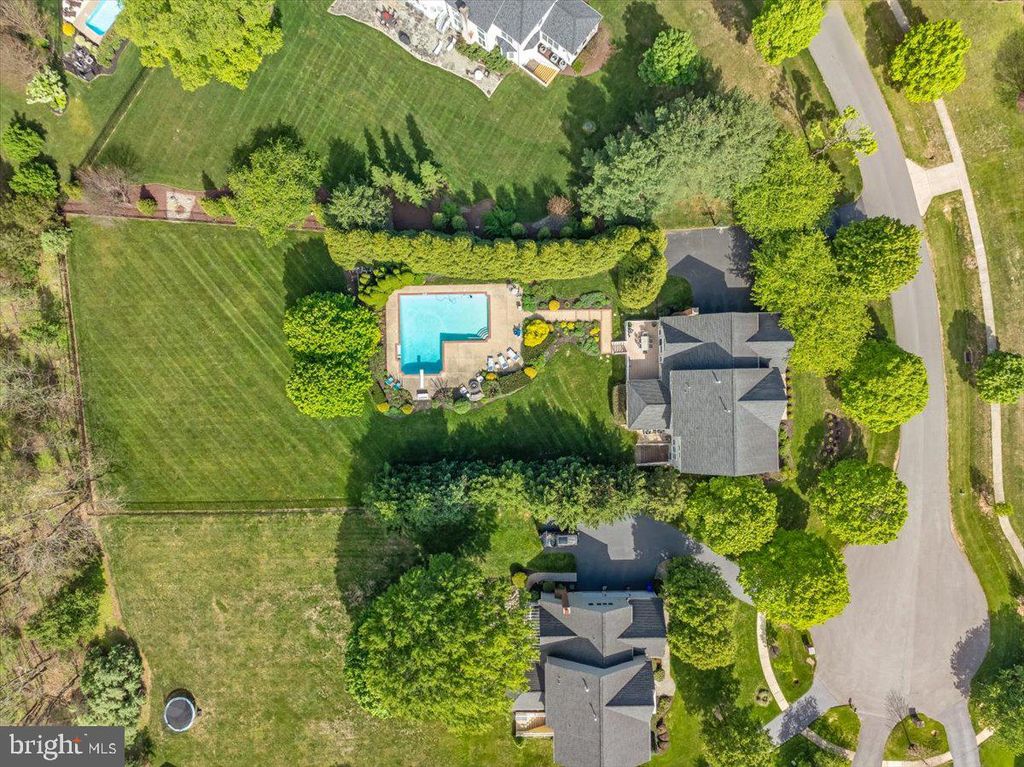 Image 82 of property listing at 15125 ROLLINMEAD DR, Gaithersburg, MD 20878