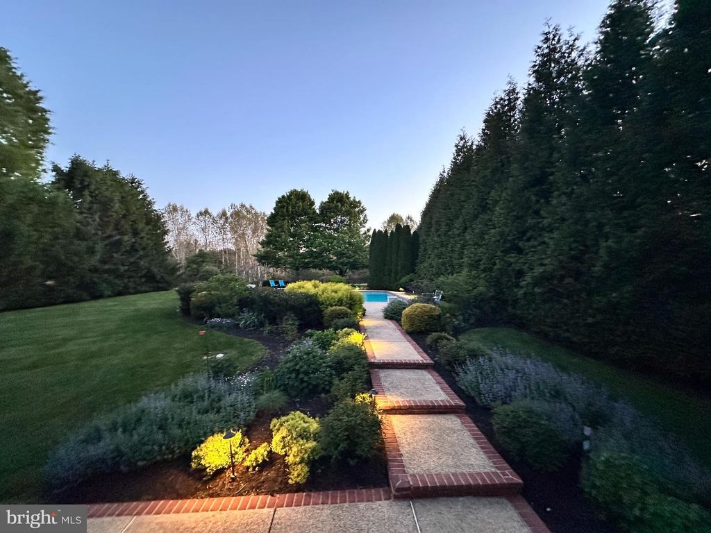 Image 86 of property listing at 15125 ROLLINMEAD DR, Gaithersburg, MD 20878