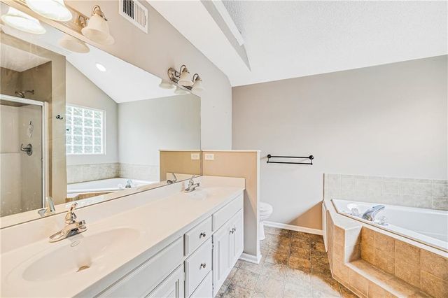 1601 NW Nicholas Drive, Grain Valley, MO 64029