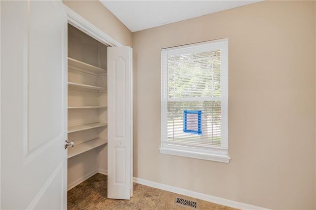 1601 NW Nicholas Drive, Grain Valley, MO 64029