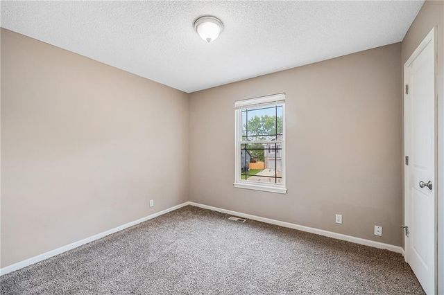 1601 NW Nicholas Drive, Grain Valley, MO 64029