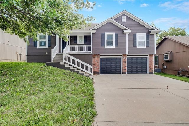 1601 NW Nicholas Drive, Grain Valley, MO 64029