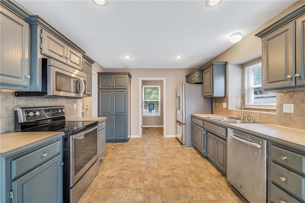 1601 NW Nicholas Drive, Grain Valley, MO 64029