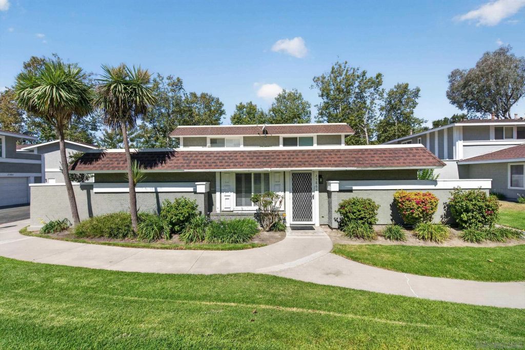 25861 via pera, Mission Viejo, CA 92691