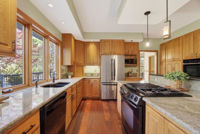 55 Lazarus Way, Salem, NH 03079