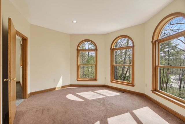 55 Lazarus Way, Salem, NH 03079
