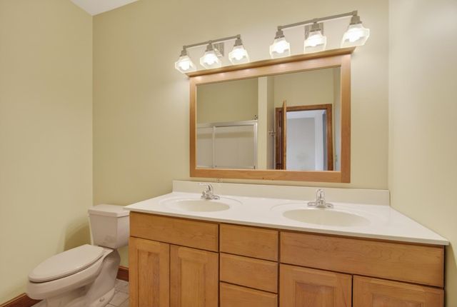 55 Lazarus Way, Salem, NH 03079