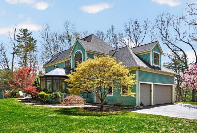 55 Lazarus Way, Salem, NH 03079