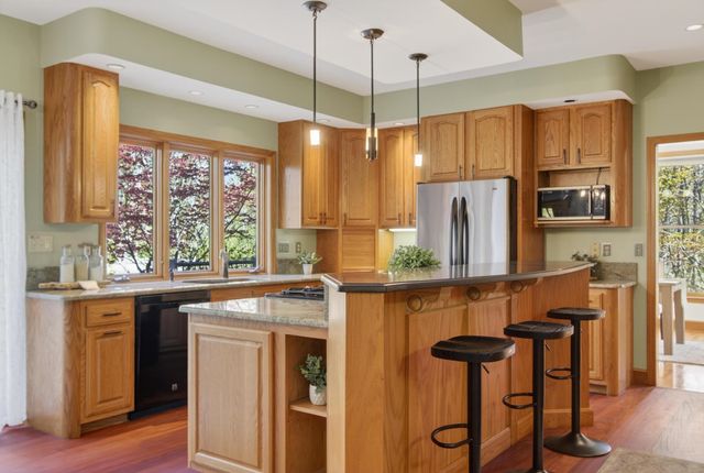 55 Lazarus Way, Salem, NH 03079