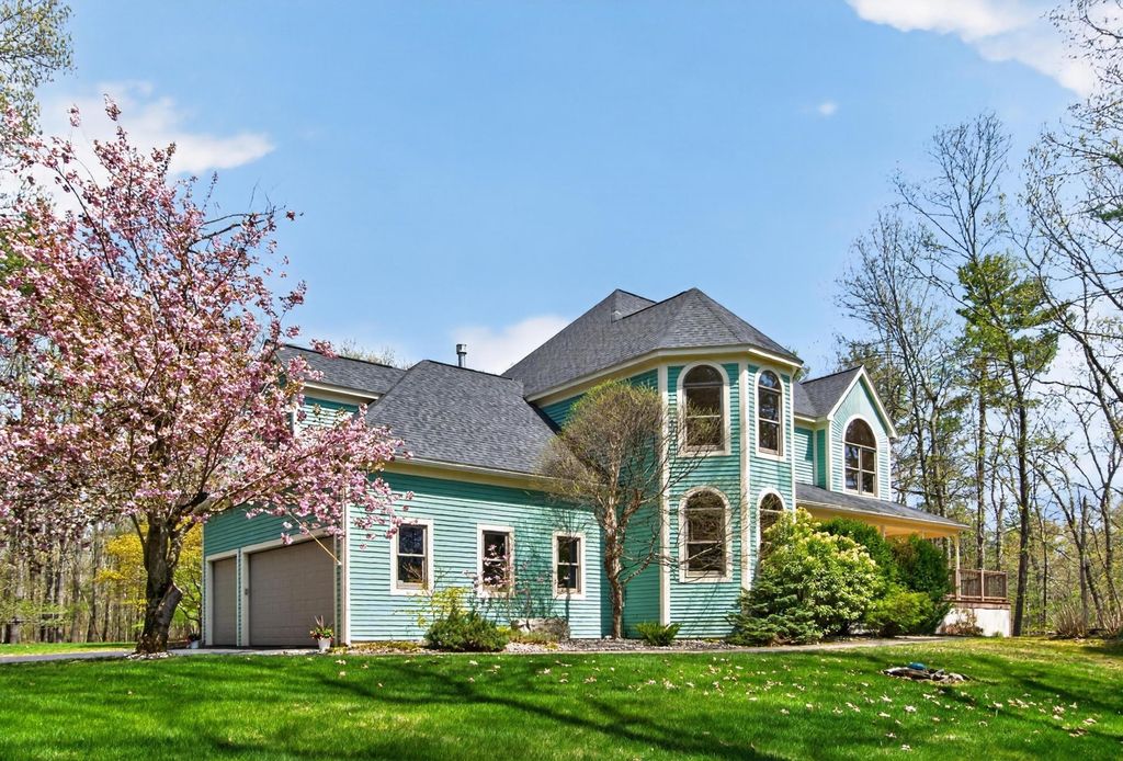55 Lazarus Way, Salem, NH 03079