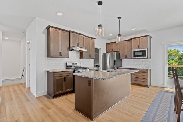 608 N Baywood Drive, Nixa, MO 65714