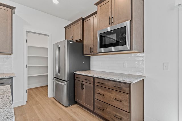 608 N Baywood Drive, Nixa, MO 65714