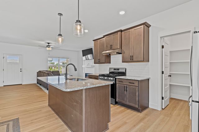 608 N Baywood Drive, Nixa, MO 65714