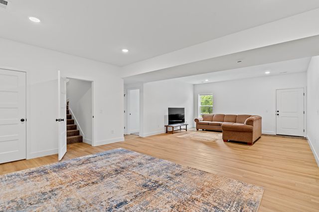 608 N Baywood Drive, Nixa, MO 65714